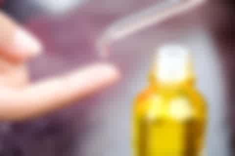 Ein Tropfen Serum Ein Tropfen Serum