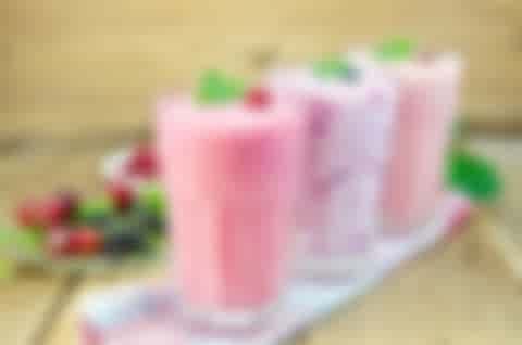 Milchshakes mit Früchten Milchshakes mit Früchten